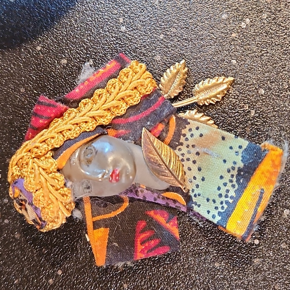 African Art Pin